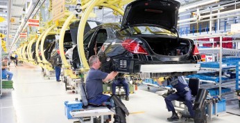 Mercedes inwestuje w Rosji pomimo spadku sprzedaży