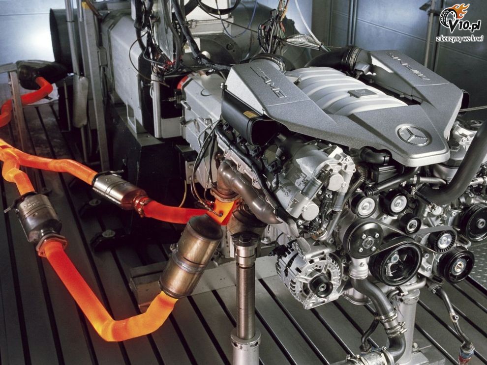 Mercedes - silnik 6.3 V8 AMG