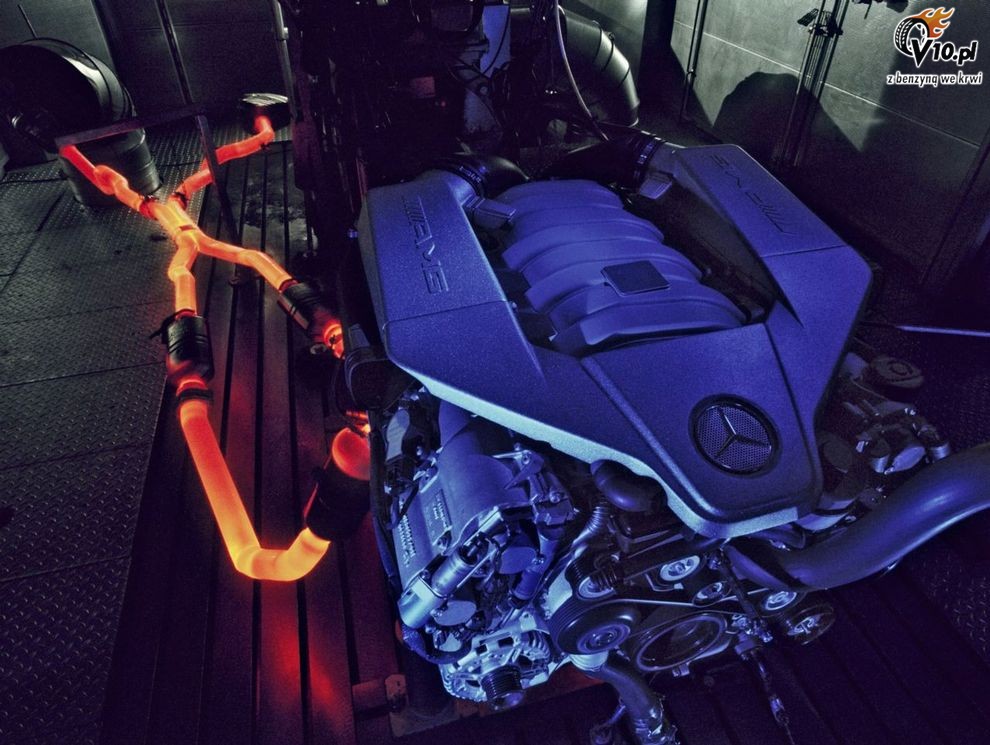 Mercedes - silnik 6.3 V8 AMG