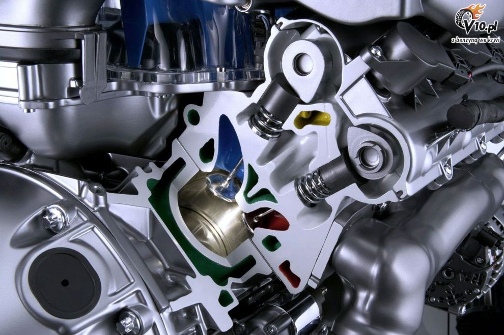 Mercedes - silnik 6.3 V8 AMG