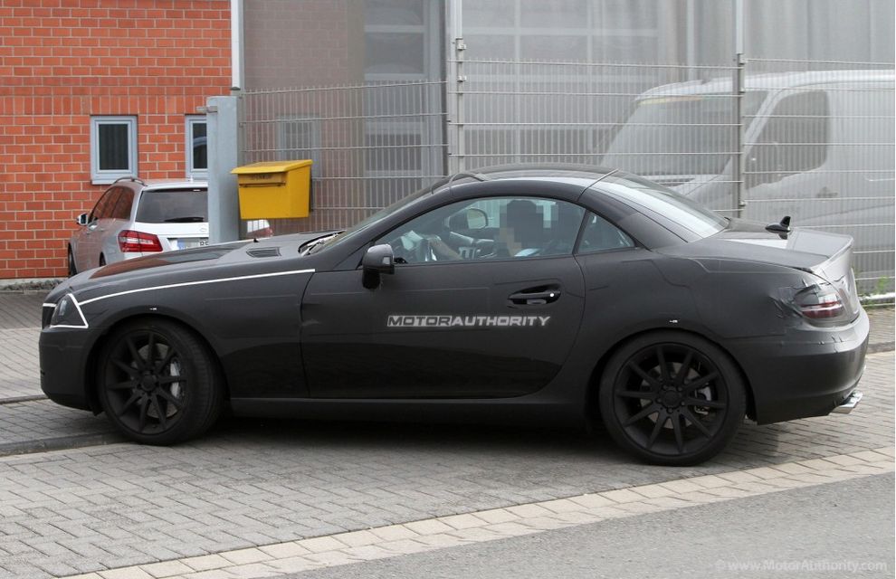 Nowy Mercedes SLK AMG 2011 - zdjcie szpiegowskie