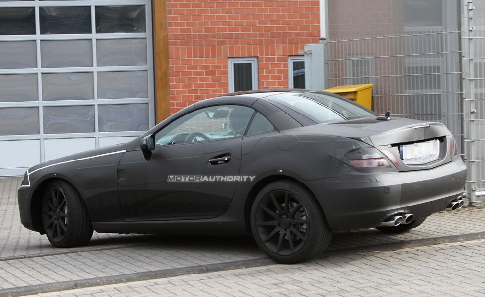 Nowy Mercedes SLK AMG 2011 - zdjcie szpiegowskie