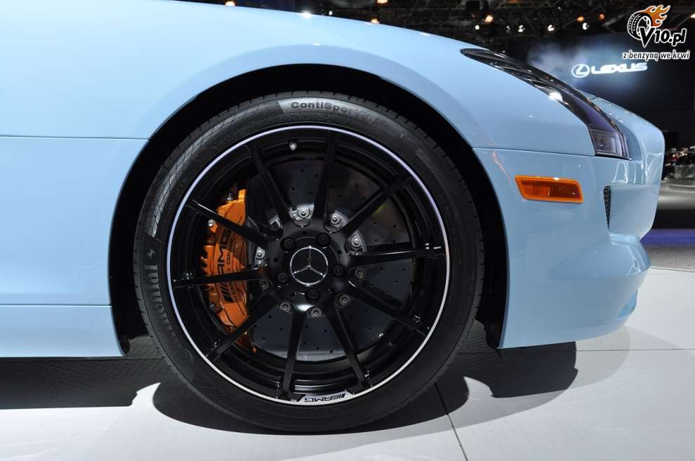 Mercedes-Benz SLS AMG Gulf na targach w Nowym Jorku 2011