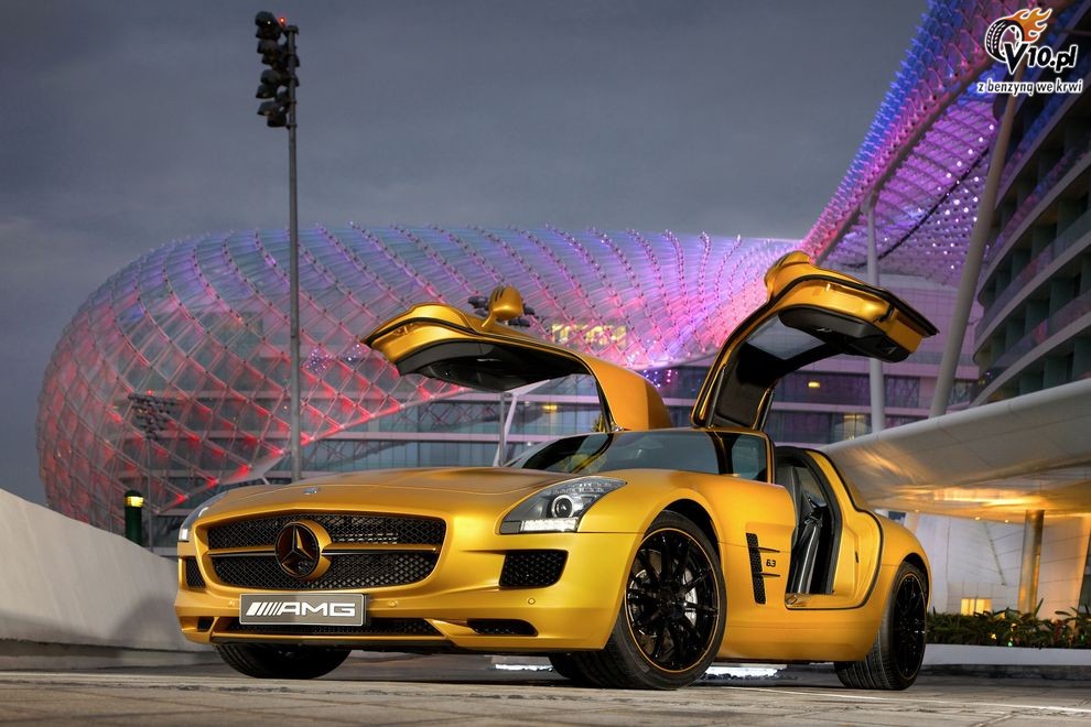 Mercedes SLS AMG Desert Gold