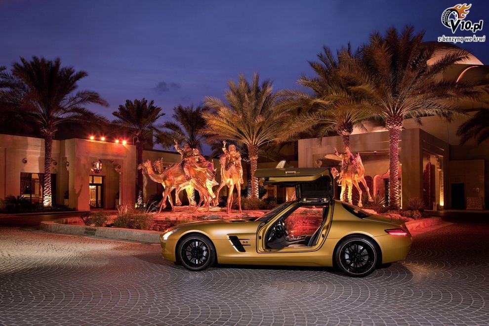 Mercedes SLS AMG Desert Gold