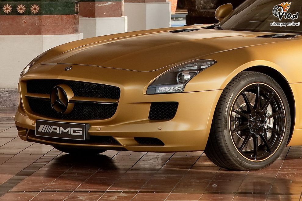 Nowy Mercedes SLS AMG Gullwing Desert Gold