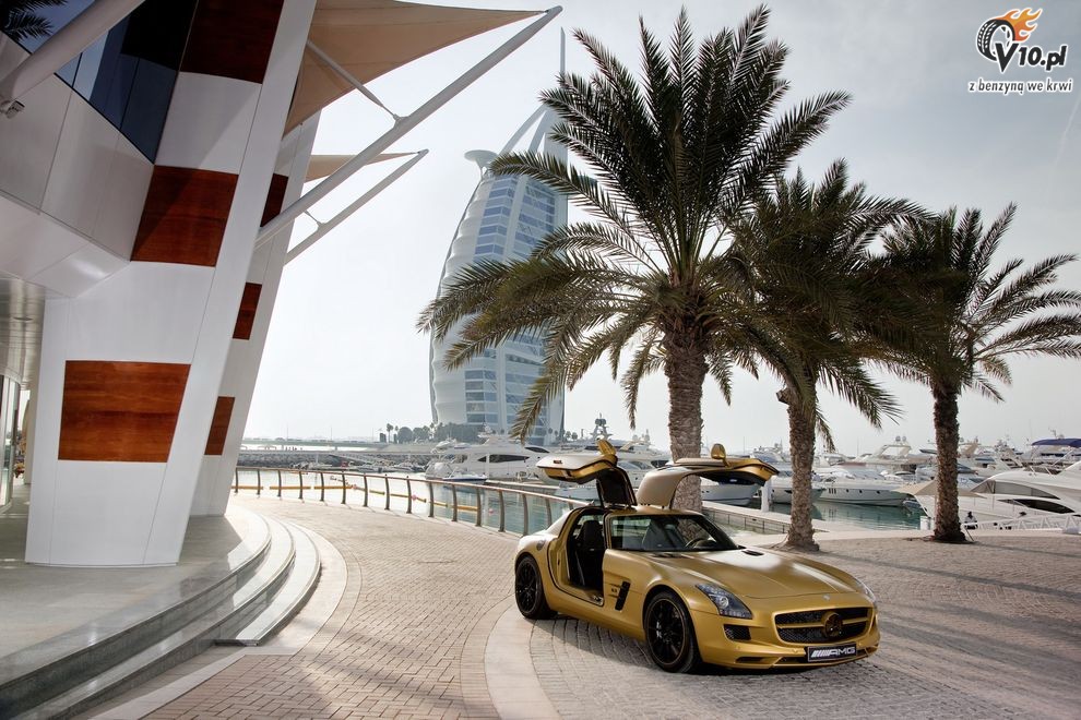 Mercedes SLS AMG Desert Gold