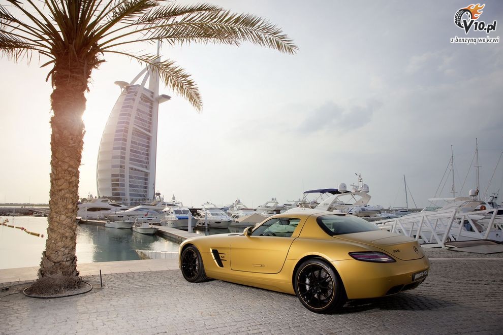 Mercedes SLS AMG Desert Gold