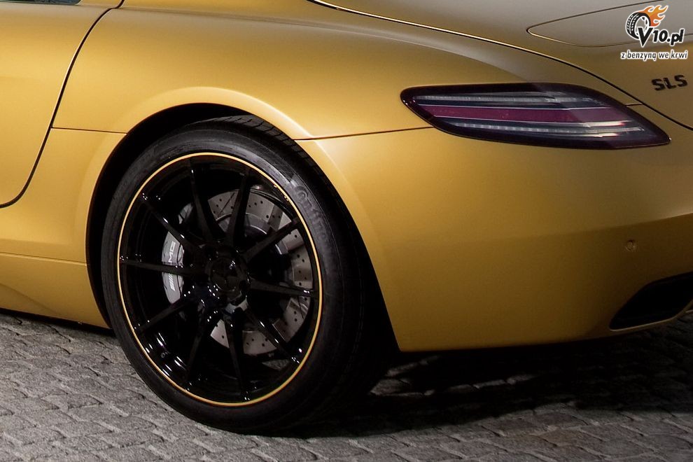 Nowy Mercedes SLS AMG Gullwing Desert Gold