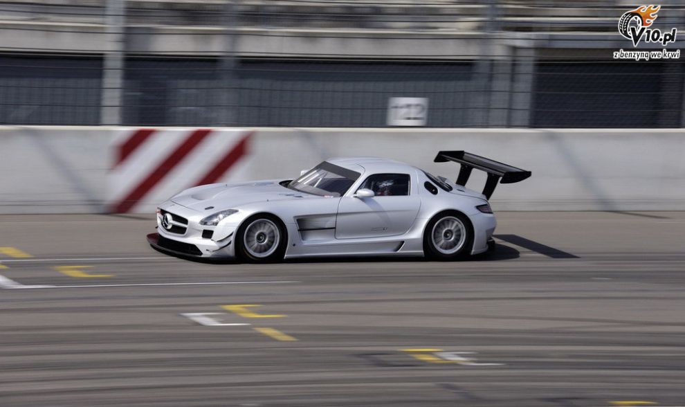 Mercedes SLS AMG GT3 na torze