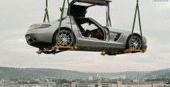 Mercedes SLS AMG Gullwing - nietypowy lot muzeum Stuttgard