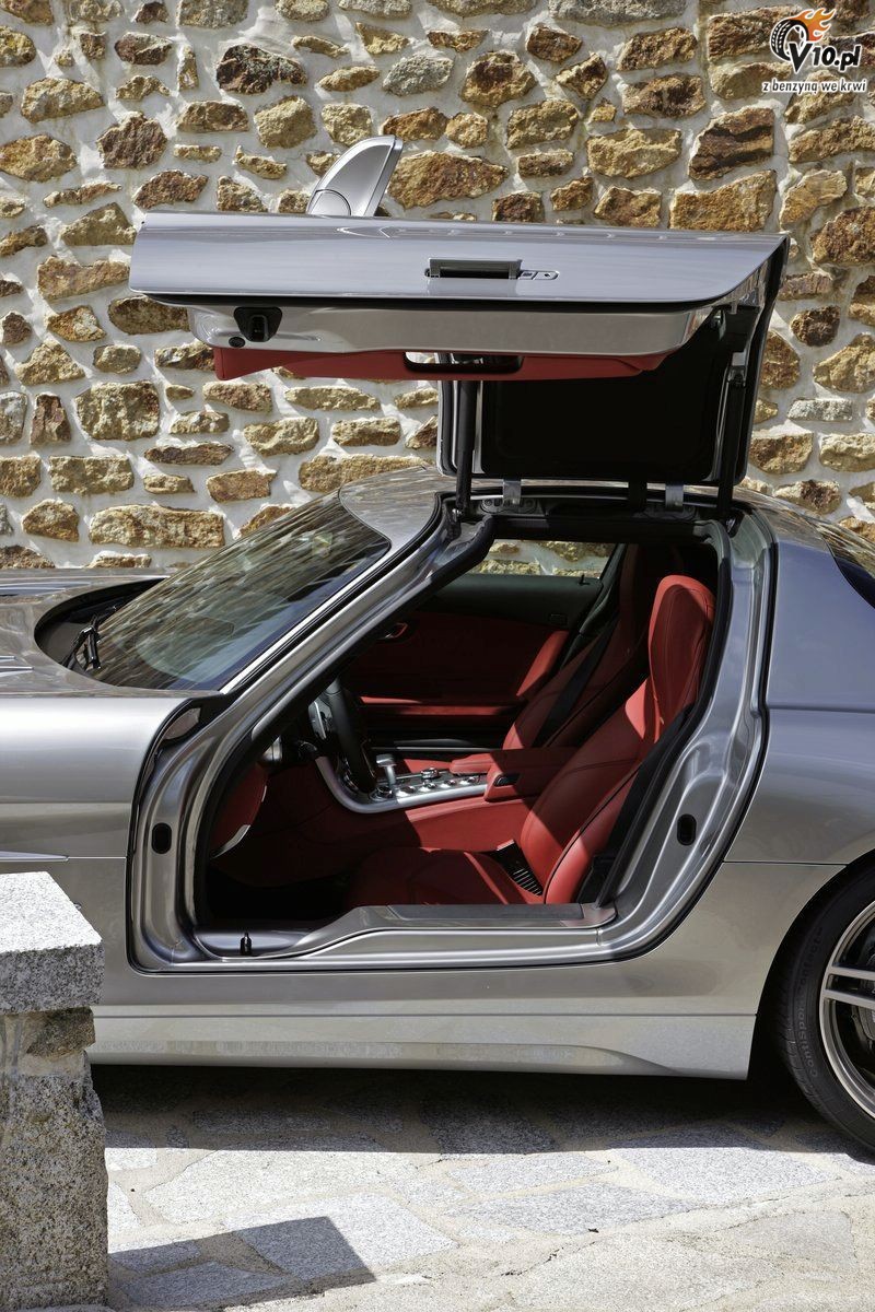 Nowy Mercedes SLS AMG Gullwing