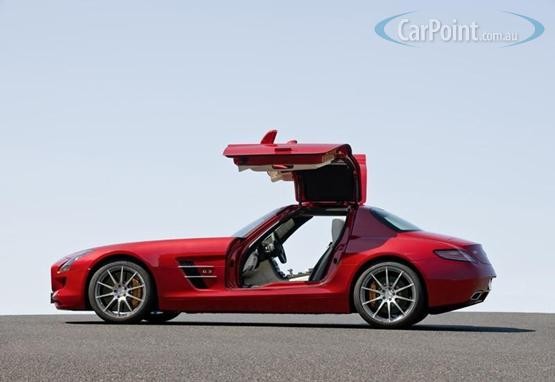 Nowy Mercedes SLS AMG Gullwing oficjalnie