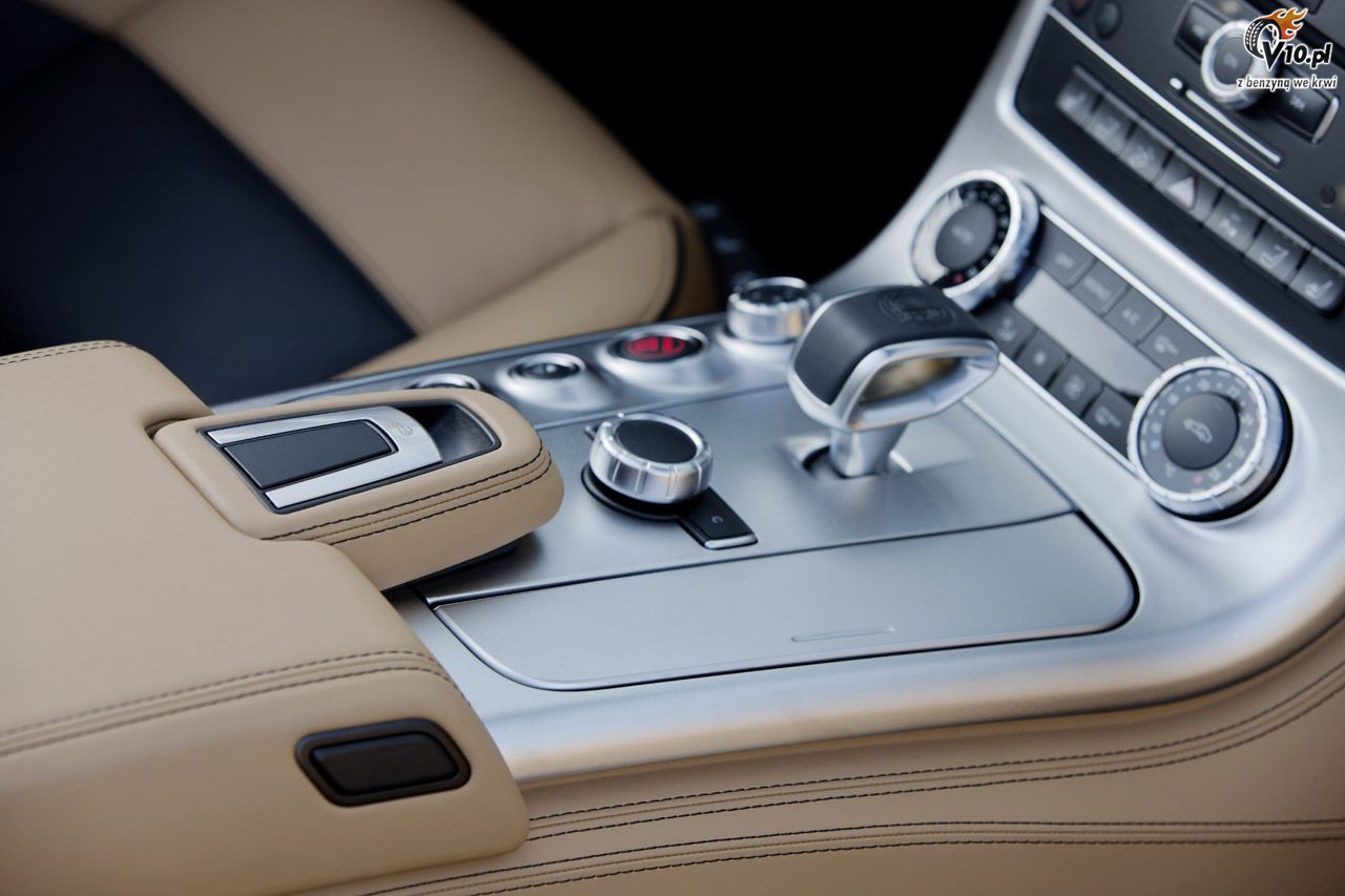 Mercedes SLS AMG Roadster