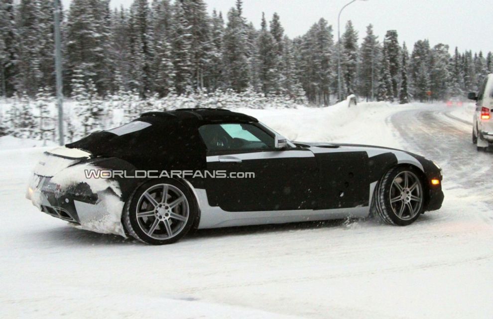 Nowy Mercedes SLS AMG Roadster - zdjcie szpiegowskie