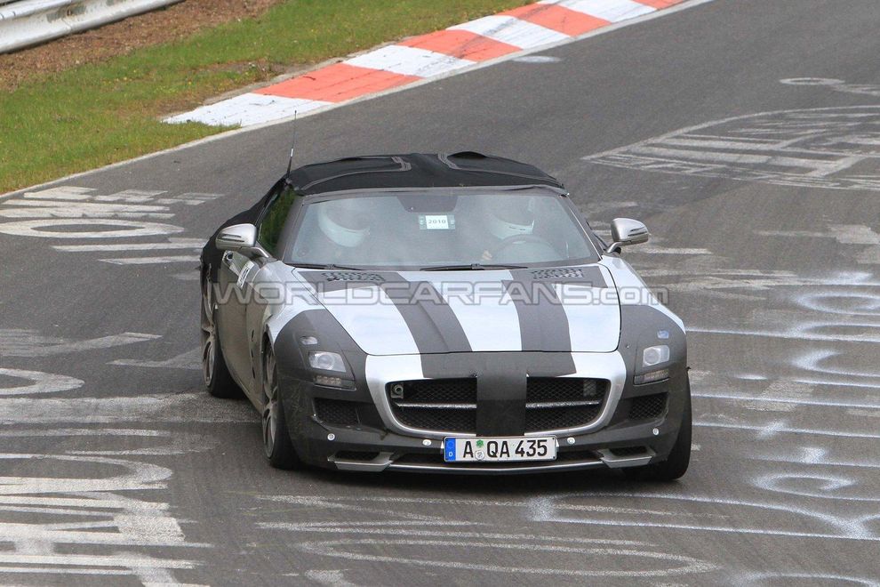 Nowy Mercedes SLS AMG Roadster 2011 - zdjcie szpiegowskie