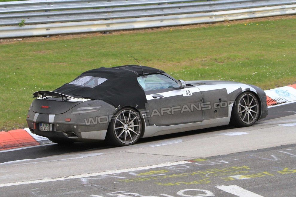 Nowy Mercedes SLS AMG Roadster 2011 - zdjcie szpiegowskie