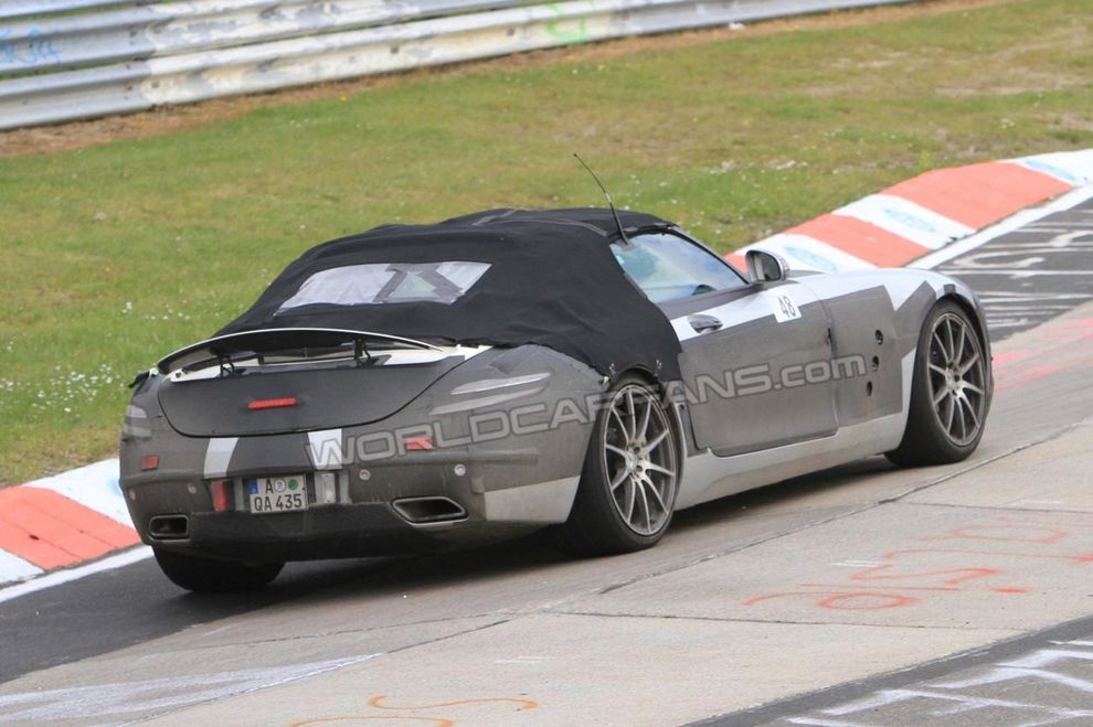 Nowy Mercedes SLS AMG Roadster 2011 - zdjcie szpiegowskie