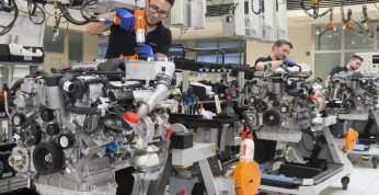 Mercedes zwiększa produkcję silników V12 z powodu dużego popytu