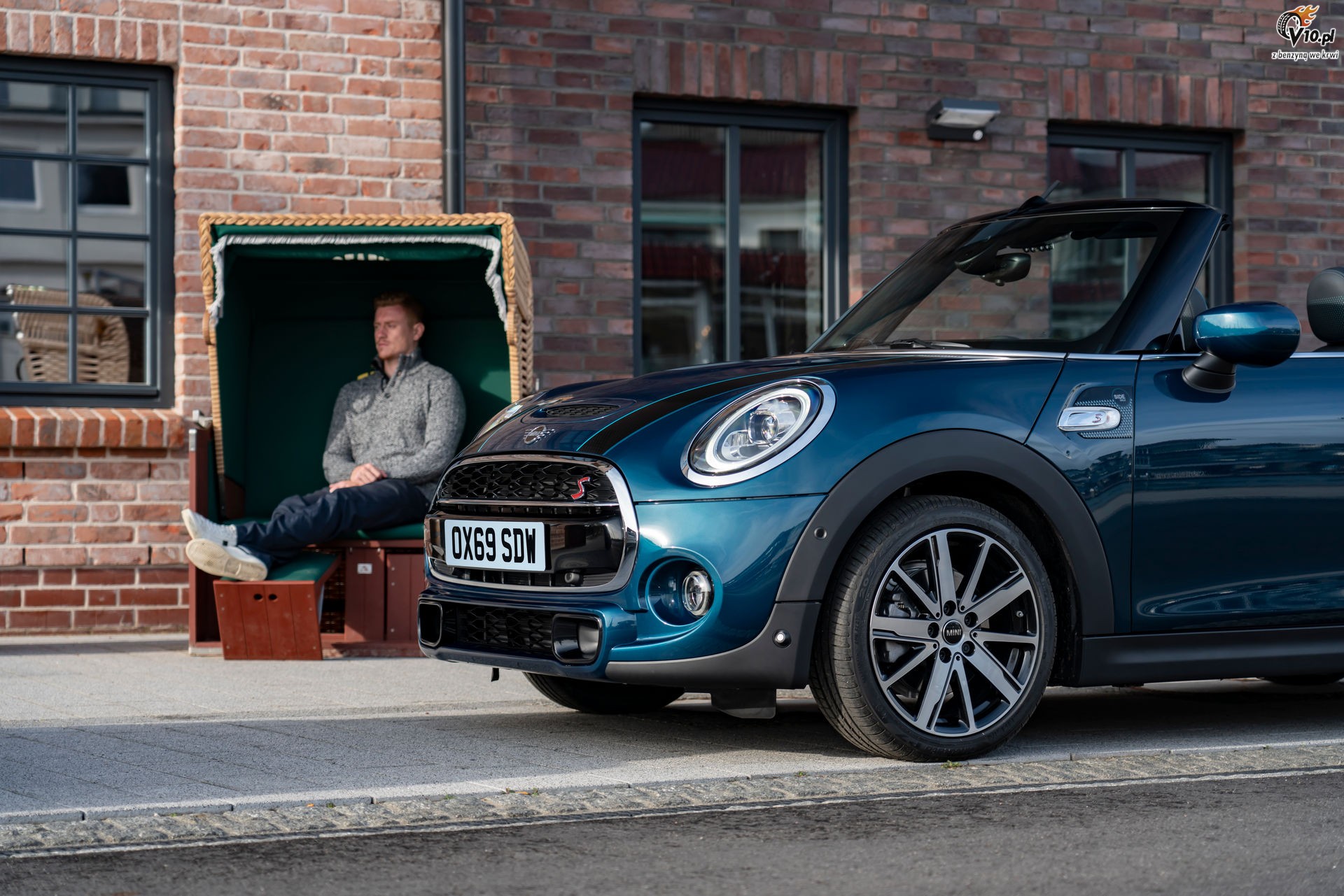 Mini Convertible Sidewalk