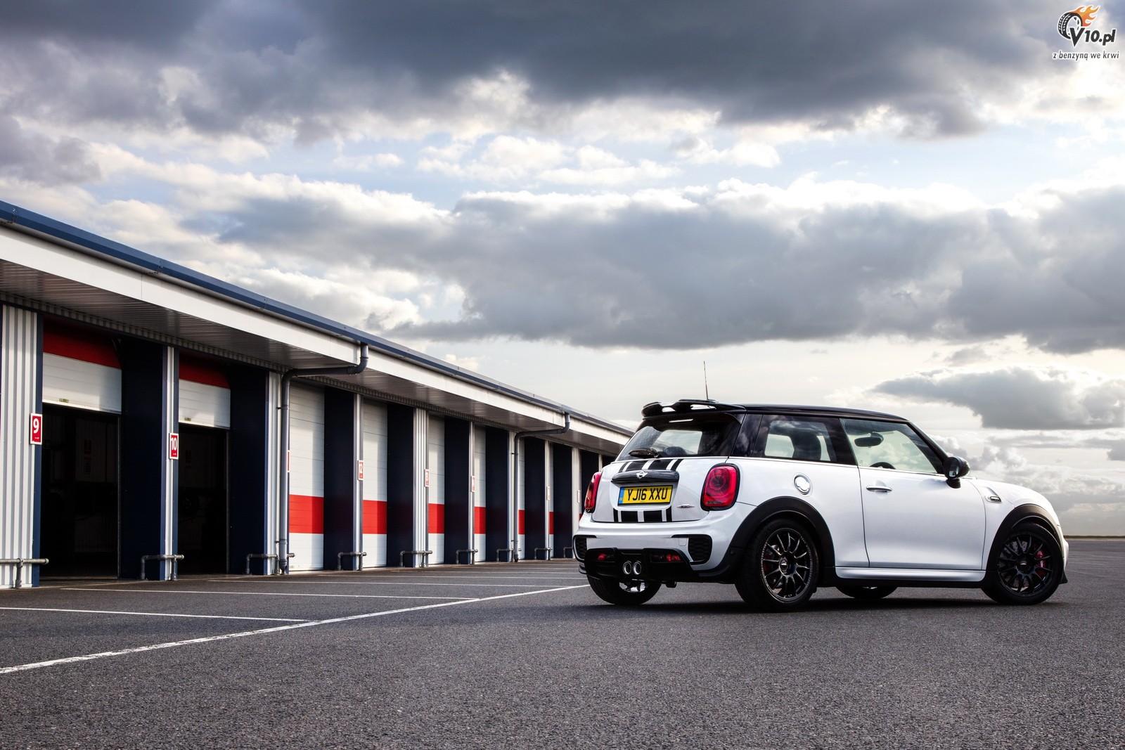 Mini Cooper JCW Challenge