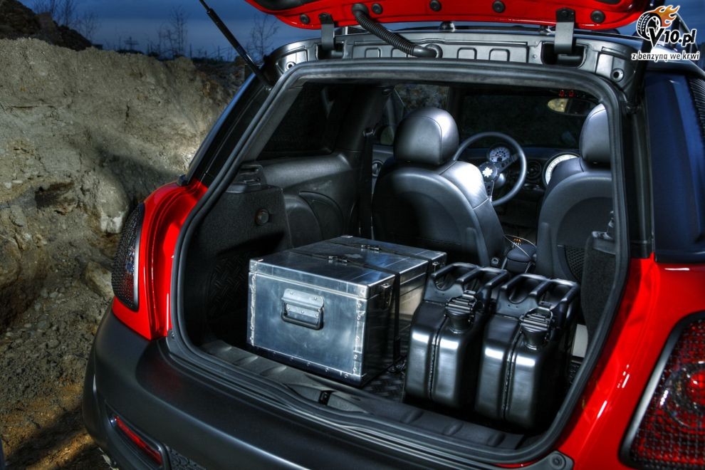 Mini Cooper S 'Red Mudder' na Life Ball 2011