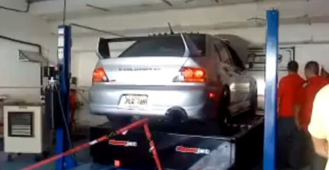 Mitsubishi Lancer Evolution na hamowni