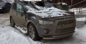 Zobacz co śnieg może zrobić z autem