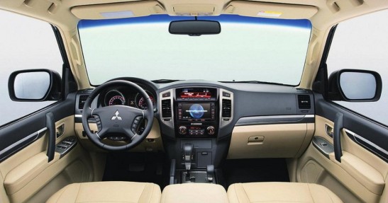 Mitsubishi Pajero 2015