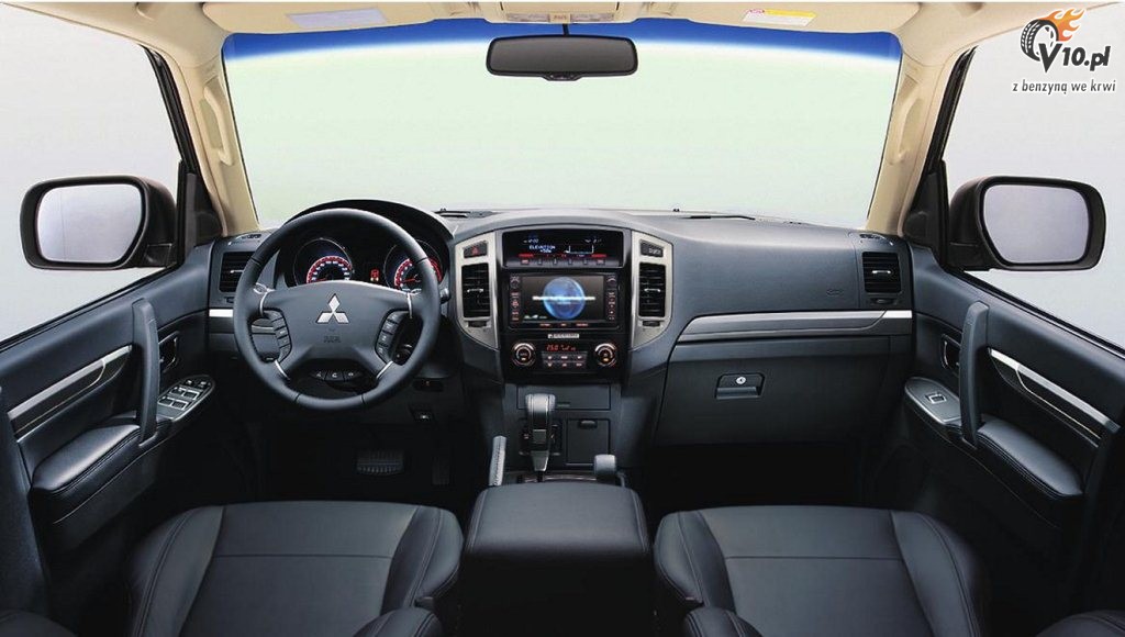 Mitsubishi Pajero 2015