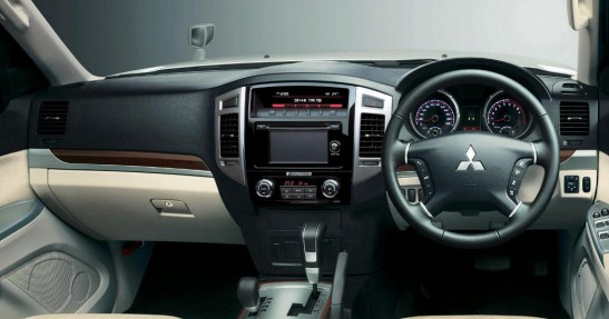 Mitsubishi Pajero 2015