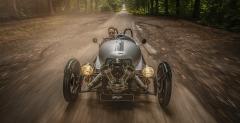 Morgan 3 Wheeler, Plus 4 i Roadster