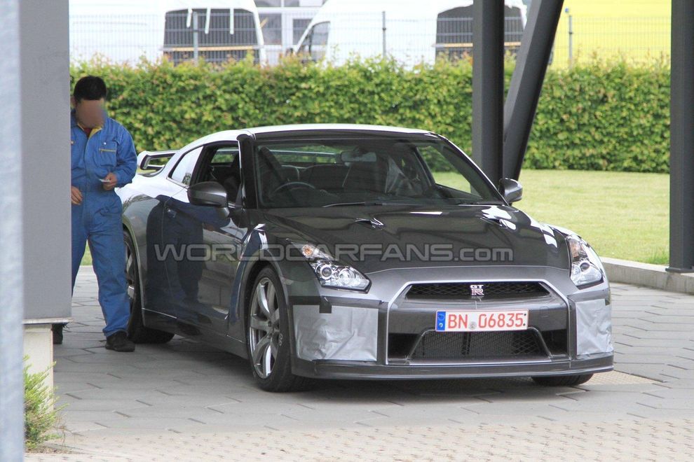 Nowy Nissan GT-R 2012 - zdjcie szpiegowskie