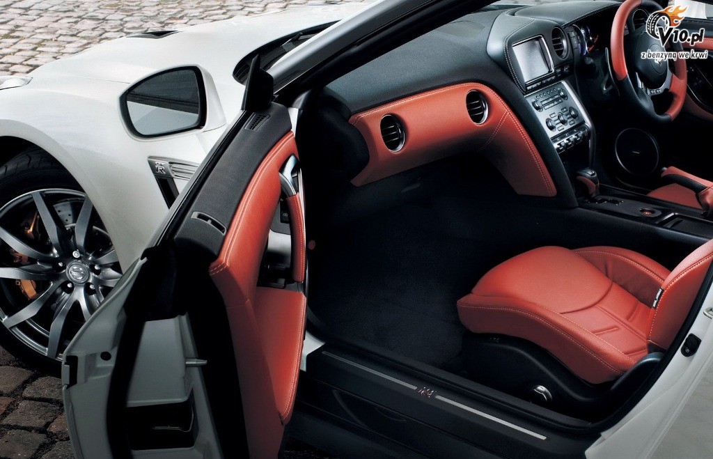 Nissan GT-R 2014 MY