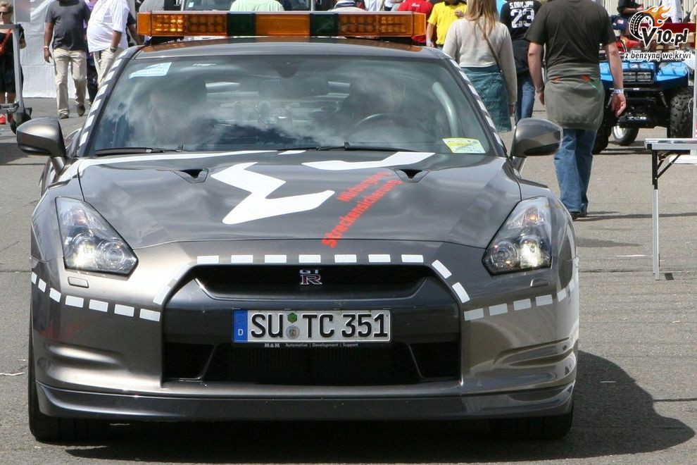Nissan GT-R - pojazd szybkiego reagowania toru Nurburgring
