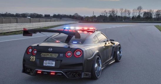 Nissan GT-R radiowóz