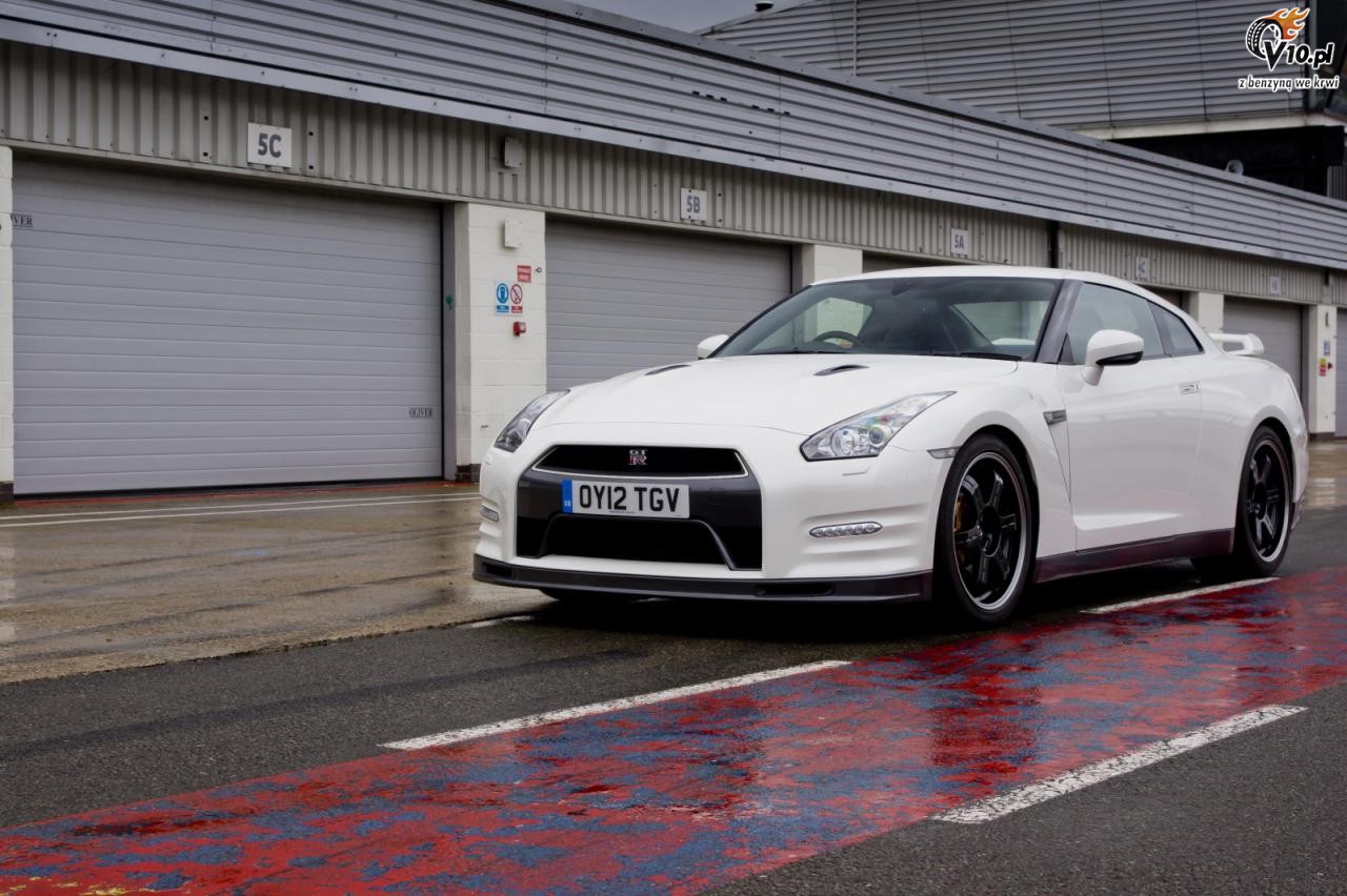 Nissan GT-R