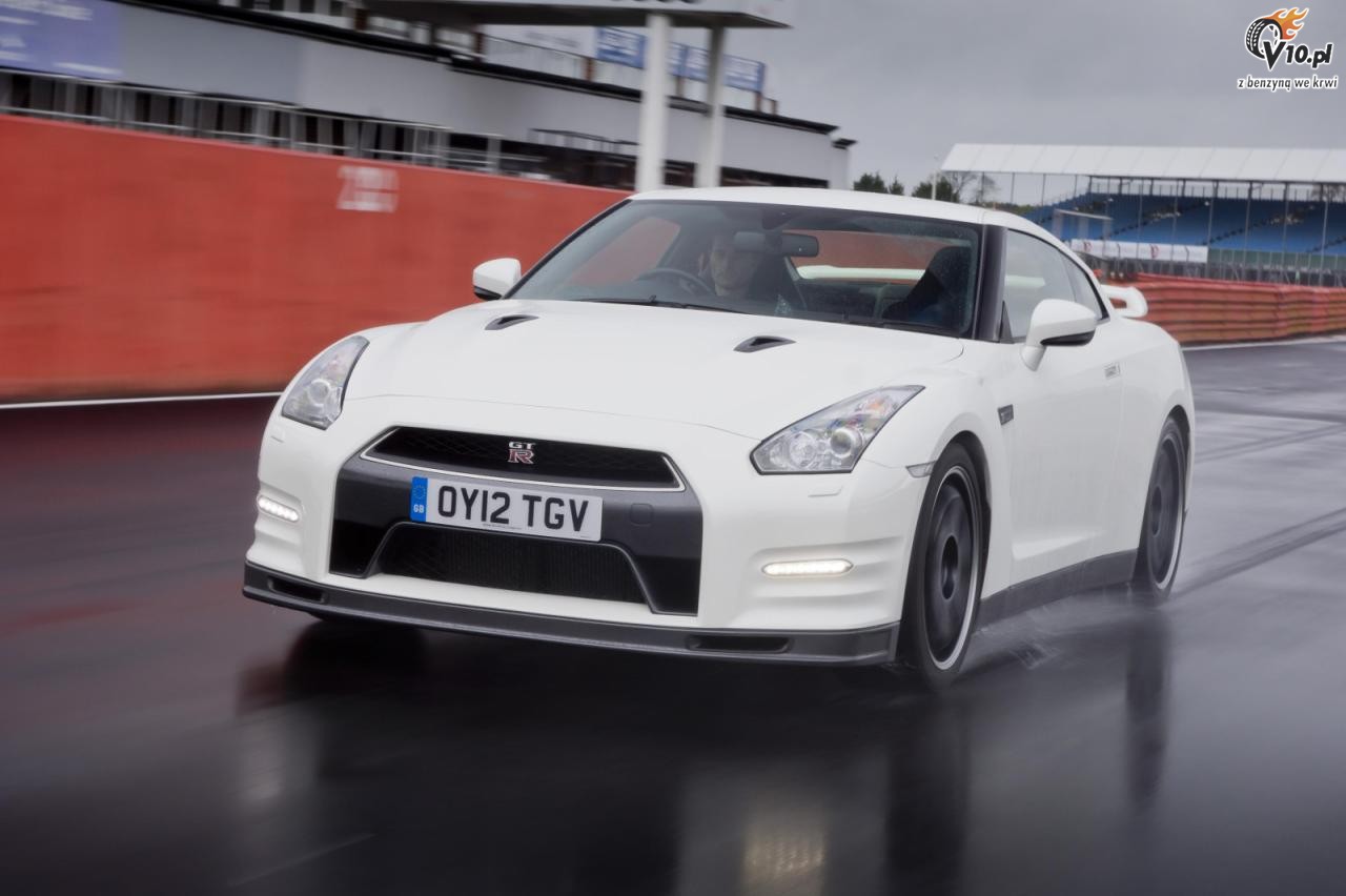 Nissan GT-R