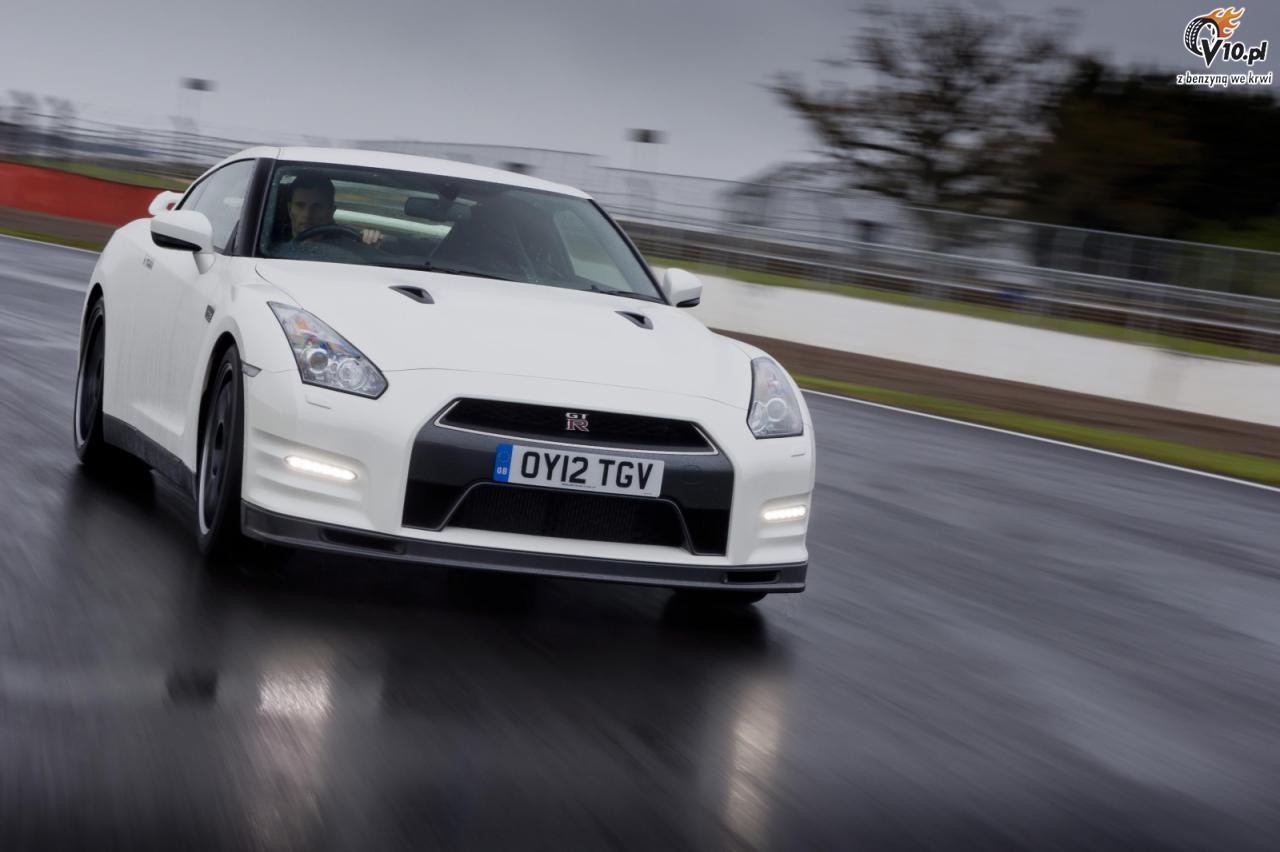 Nissan GT-R