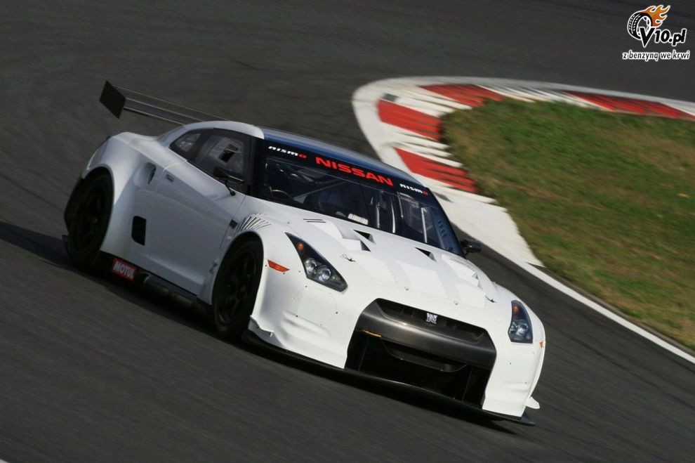 Nissan GT-R - wersja wycigowa FIA GT1