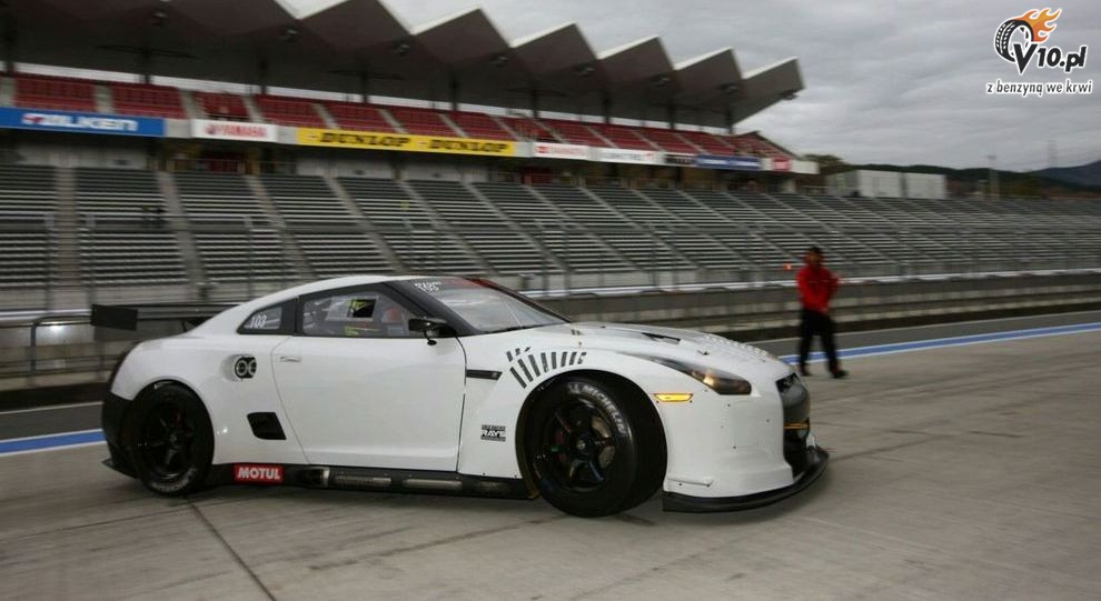 Nissan GT-R - wersja wycigowa FIA GT1