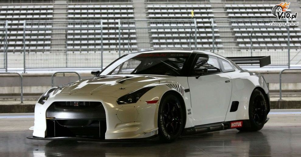 Nissan GT-R - wersja wycigowa FIA GT1