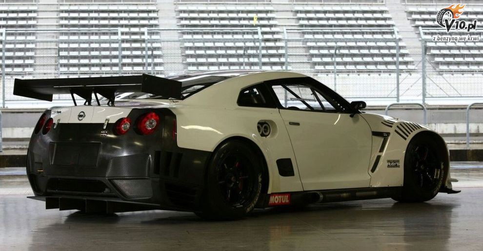 Nissan GT-R - wersja wycigowa FIA GT1