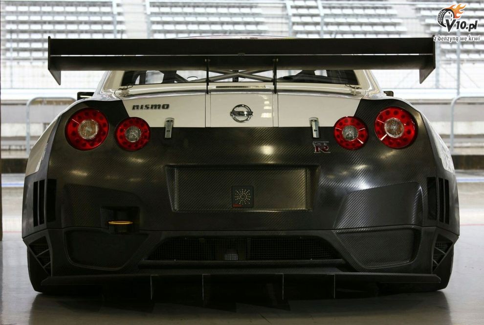Nissan GT-R - wersja wycigowa FIA GT1