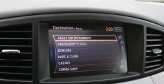 Nissan Quest 2011 zawiezie ci na striptiz
