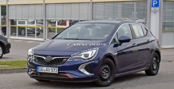 Opel Astra GSi przyłapana na testach w minimalnym kamuflażu