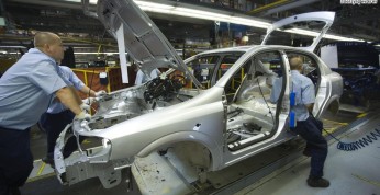 Polska produkuje coraz więcej samochodów osobowych i dostawczych