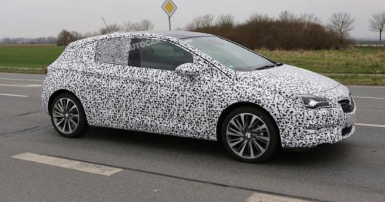 Nowy Opel Astra - zdjęcia szpiegowskie