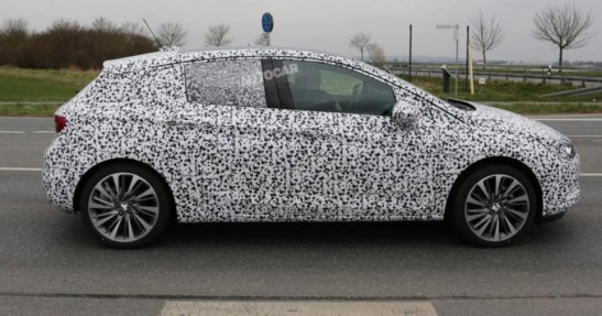 Nowy Opel Astra - zdjęcia szpiegowskie