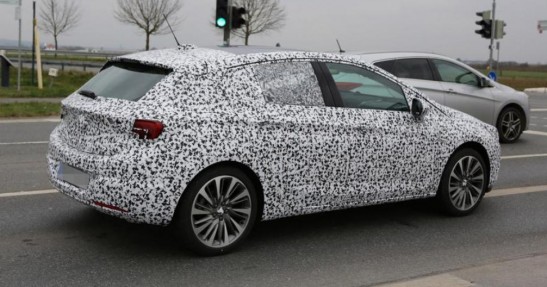 Nowy Opel Astra - zdjęcia szpiegowskie
